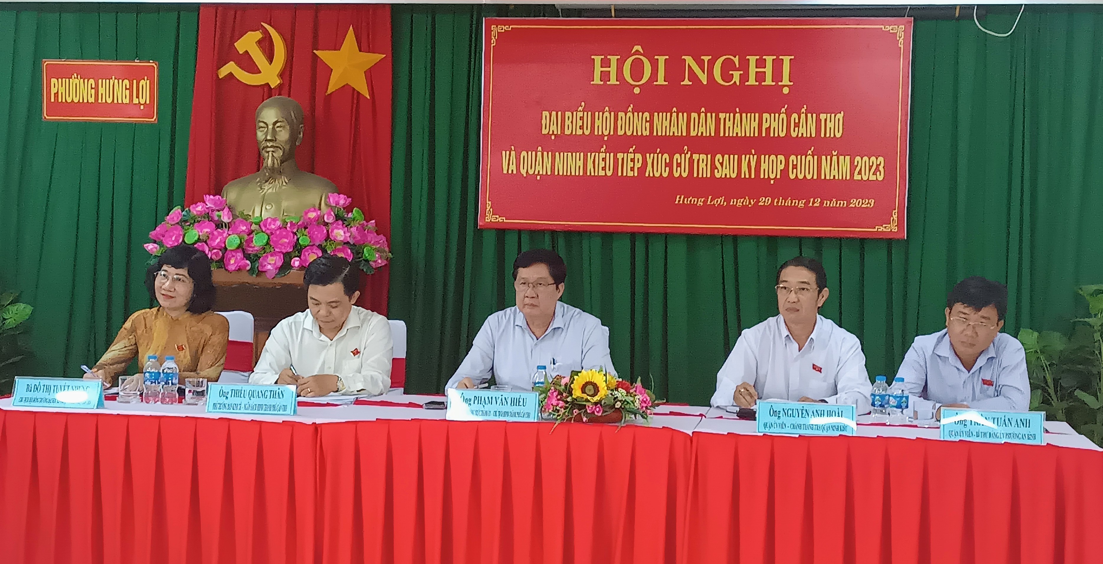 Đại biểu HĐND thành phố Cần Thơ và quận Ninh Kiều tiếp xúc cử tri 2 phường Hưng Lợi và An Bình