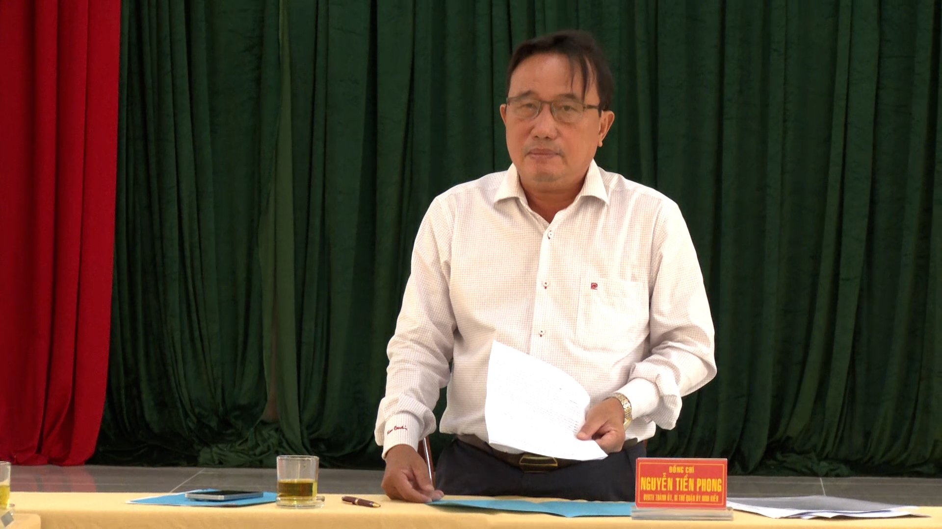 Hinh 5: Đồng chí Nguyễn Tiền Phong Ủy viên Ban thường vụ Thành uỷ - Bí thư quận uỷ Ninh Kiều phát biểu chỉ đạo tại hội nghị