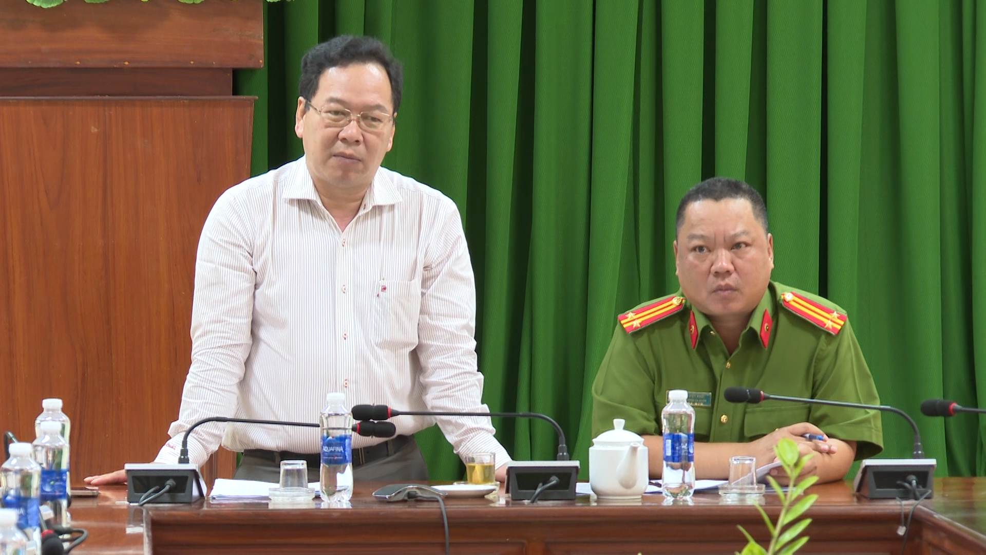 Hình 3: Ông Nguyễn Ngọc Ánh – Phó Chủ tịch Thường trực UBND quận Ninh Kiều phát biểu tại cuộc họp