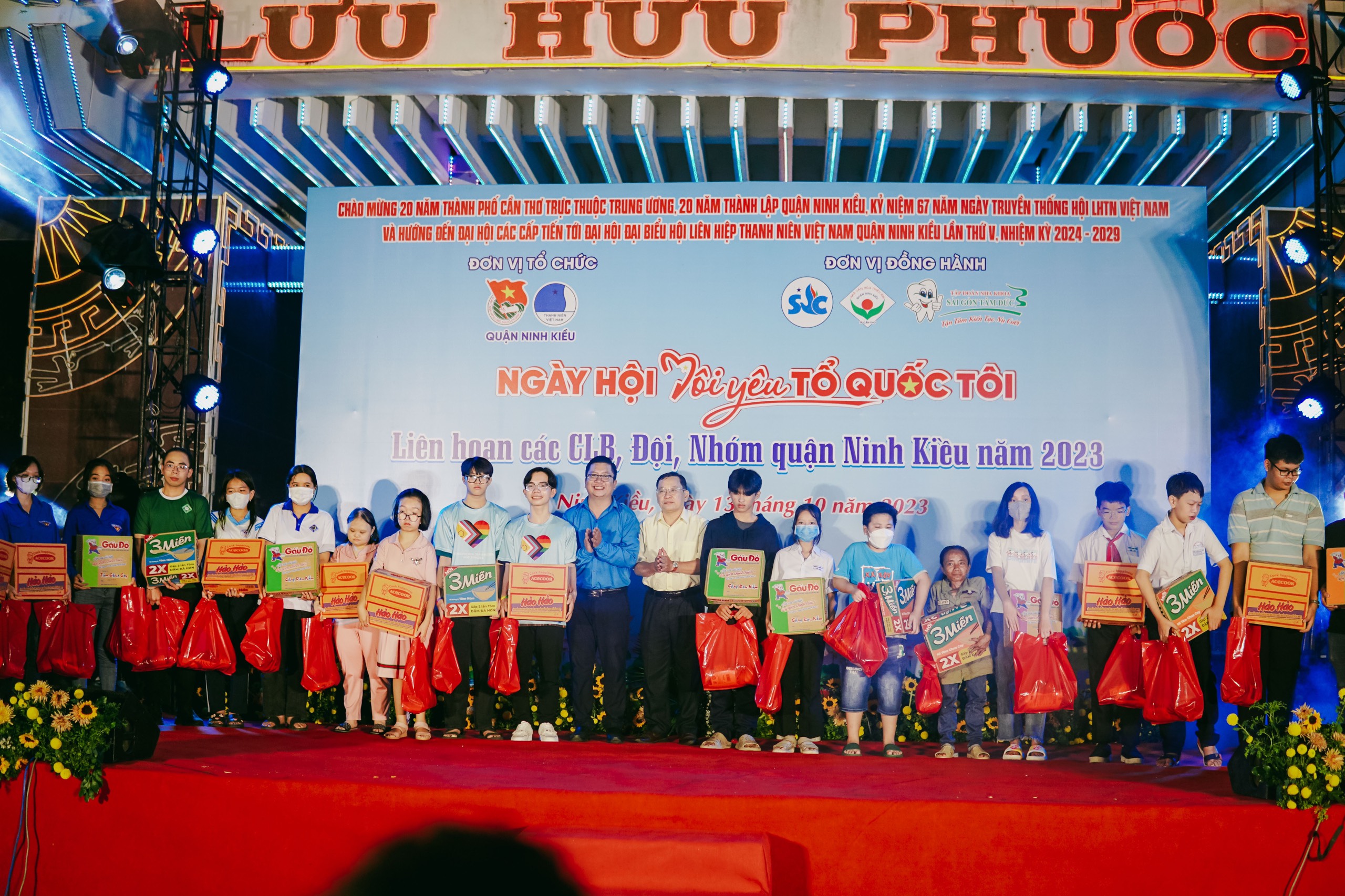 LH03: Trao 21 xuất quà tặng cho thanh niên yếu thế trên địa bàn quận Ninh Kiều